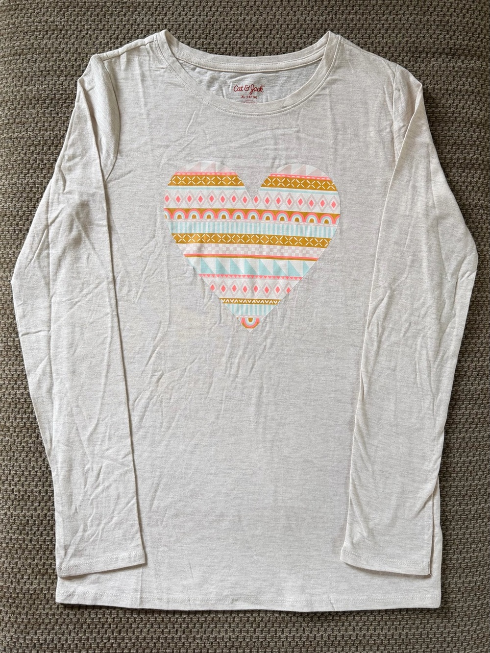 Cat & Jack Girls XL Long Sleeve Crew Neck T-Shirt Aztec Heart Graphic Cream Gray